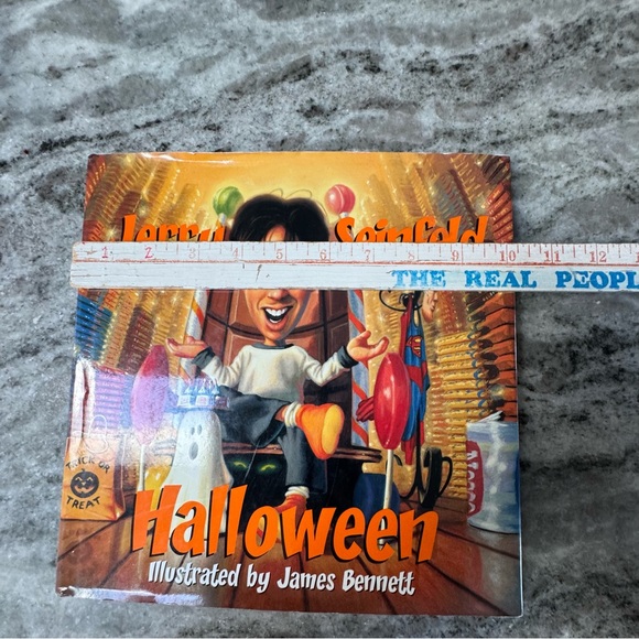 Jerry Seinfeld Halloween Illustrated Hard Cover Book 1st edition 2002 - Picture 8 of 9